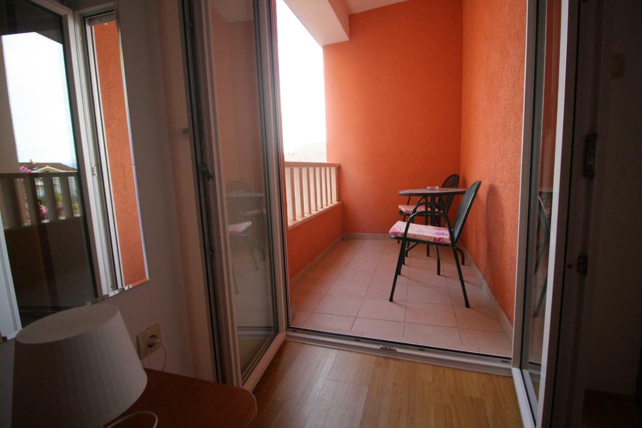 Apartments Knezovic กราดัซ ภายนอก รูปภาพ