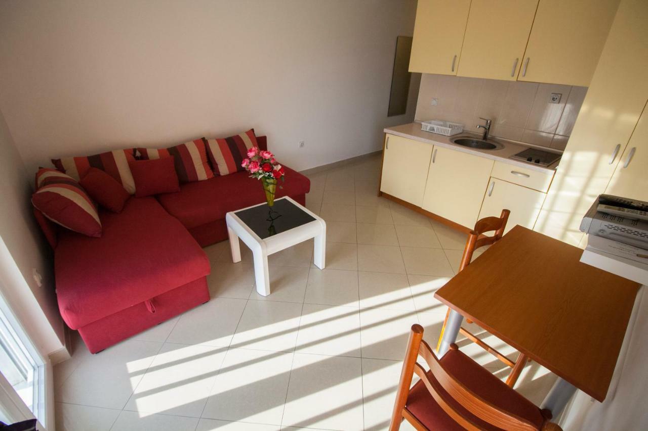 Apartments Knezovic กราดัซ ภายนอก รูปภาพ