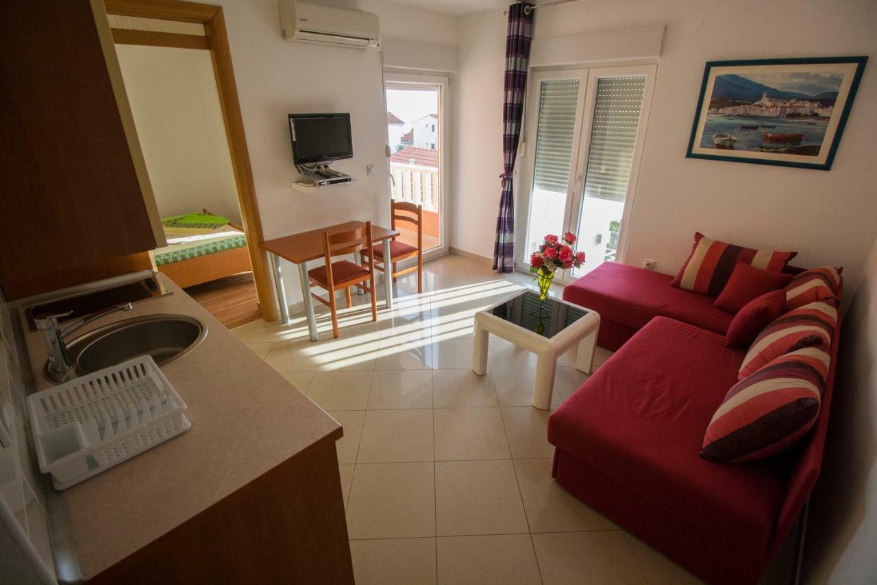 Apartments Knezovic กราดัซ ภายนอก รูปภาพ
