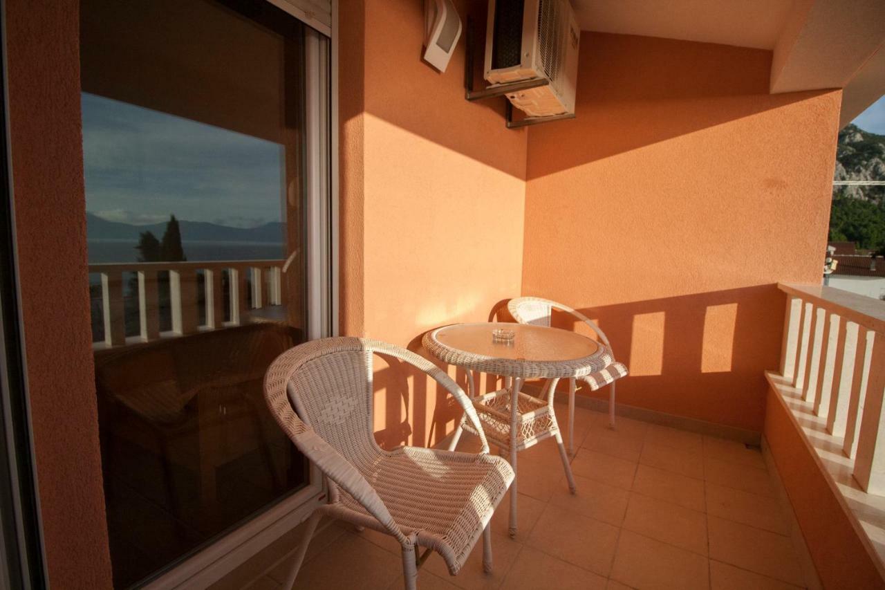 Apartments Knezovic กราดัซ ภายนอก รูปภาพ